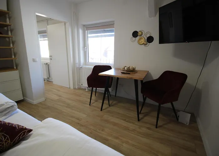 Cityvibes 4 & 14 Apartment *